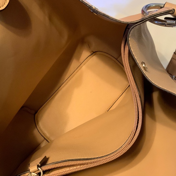 Guess Tan Faux Leather Roomy Bag Purse - Picture 15 of 16